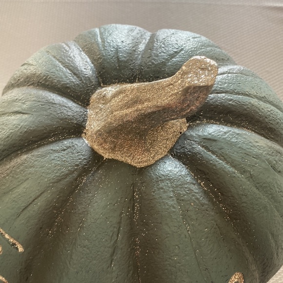 Fall Pumpkin Decor - Picture 3 of 5